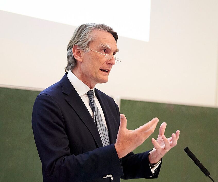 Dekan Sebastian Schütze, 2022-05-19 Buchpräsentation und Denkmalsenthüllung, Foto Markus Korenjak (c) Uni Wien